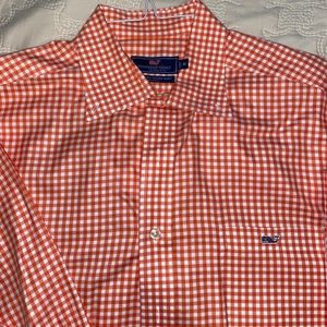Vineyard Vines men dress up shirt